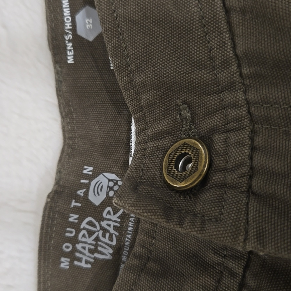 Mountain Hardware Men's Brown Shorts - Picture 4 of 15